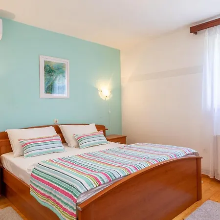 Linda Villa Prigradica