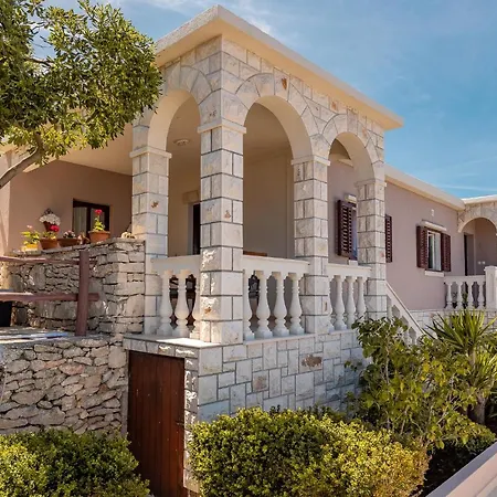 Villa Linda *